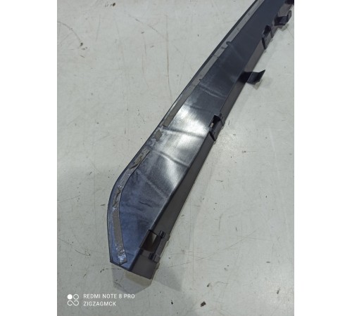 Кронштейн(крепление) уплотнителя двери передний левый