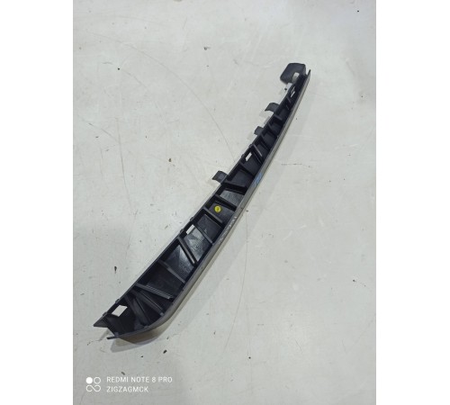 Кронштейн(крепление) уплотнителя двери передний левый