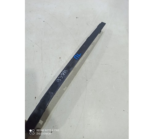 Кронштейн(крепление) уплотнителя двери передний левый