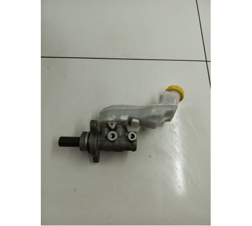 Главный тормозной цилиндр в сборе