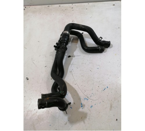 Патрубок системы охлаждения