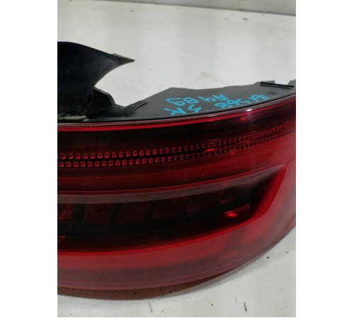 Фонарь задний наружный правый