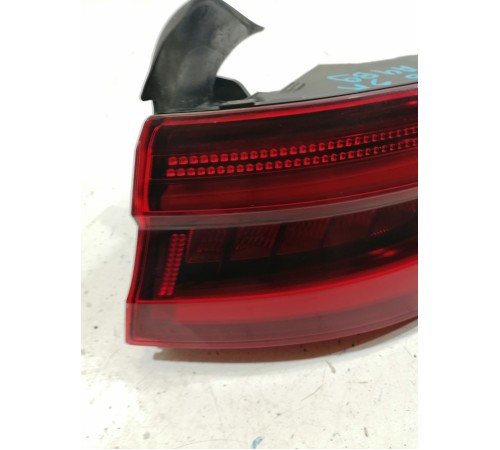 Фонарь задний наружный правый