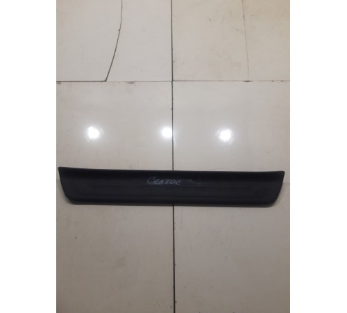 Накладка порога (передняя правая)