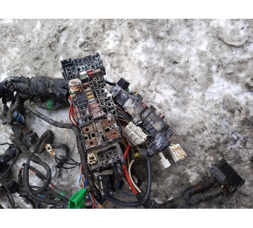 Электропроводка подкапотная с монтажным блоком