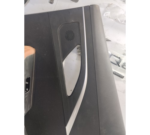 Обшивка двери задняя правая