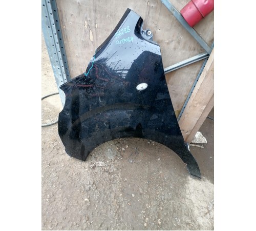 Крыло переднее левое