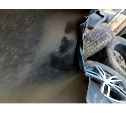 Крыло переднее левое