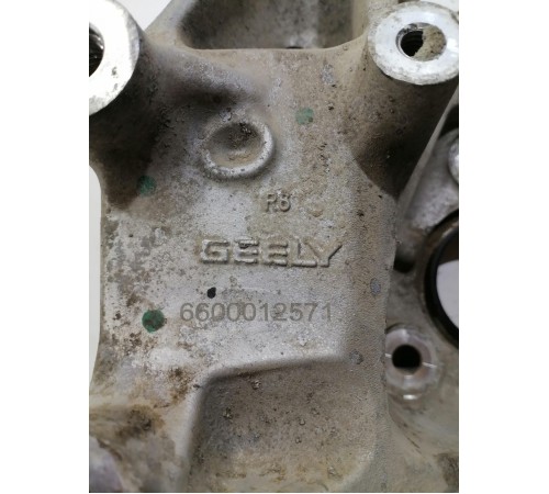 Кулак задний правый, цапфа