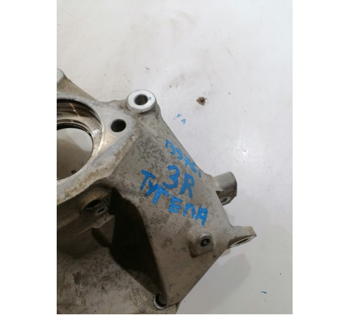 Кулак задний правый, цапфа