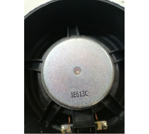 Динамик двери передний правый