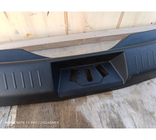 Накладка замка багажника