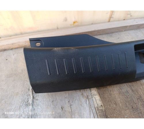 Накладка замка багажника