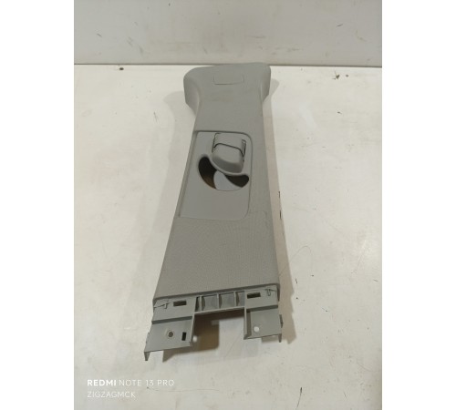 Обшивка центральной стойки правая верхняя