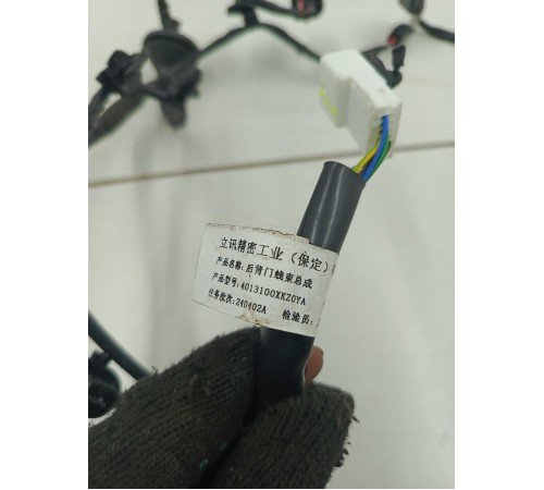 Электропроводка двери крышки багажника