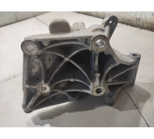 Кронштейн(крепление) генератора