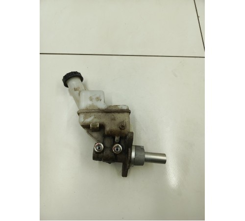 Главный тормозной цилиндр в сборе