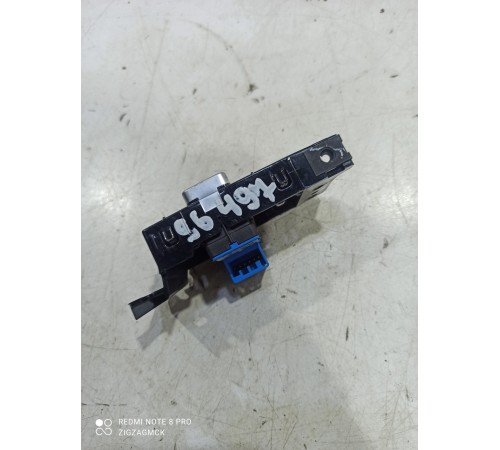 Блок кнопок центрального замка задний правый