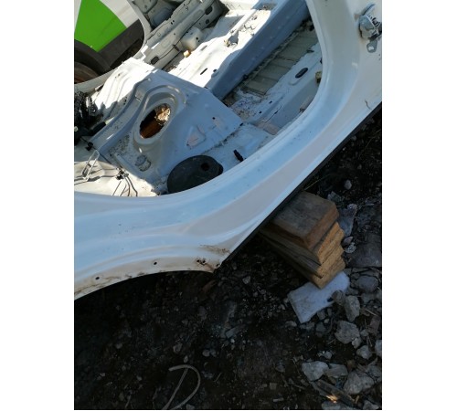 Порог с центральной стойкой правый