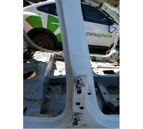 Порог с центральной стойкой правый