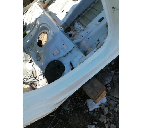 Порог с центральной стойкой правый