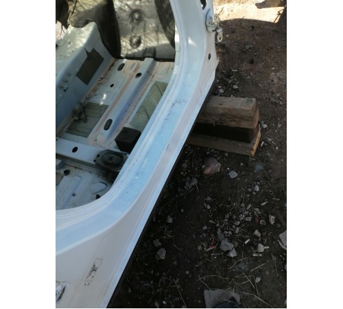 Порог с центральной стойкой правый