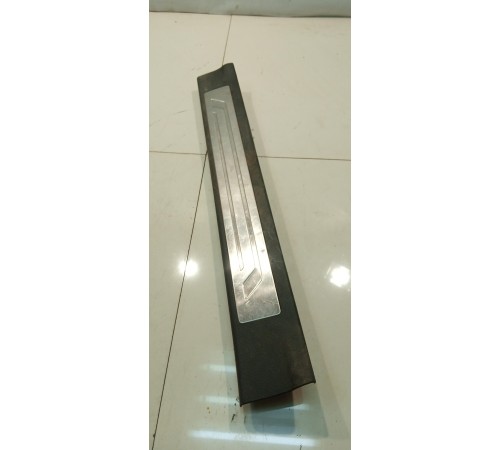 Накладка порога (передняя, правая)