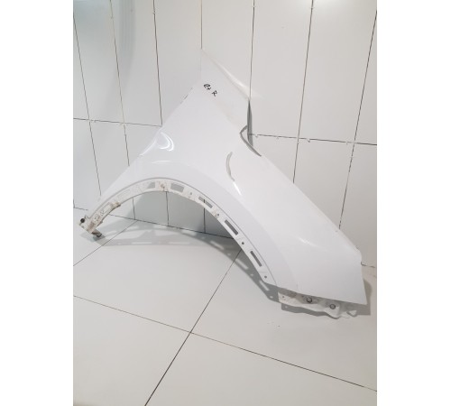 Крыло переднее правое