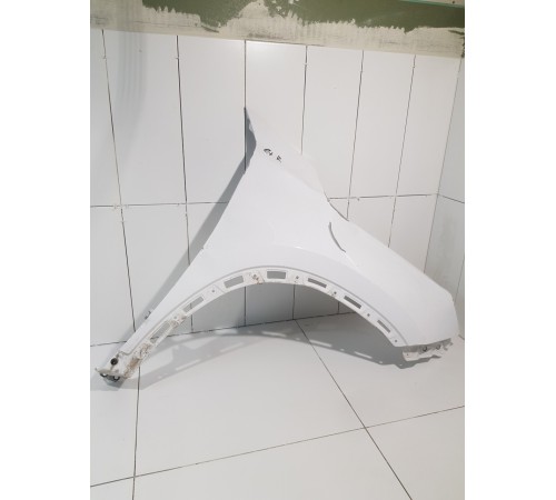 Крыло переднее правое