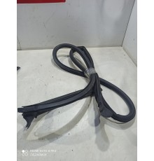 Уплотнитель двери(передний левый)