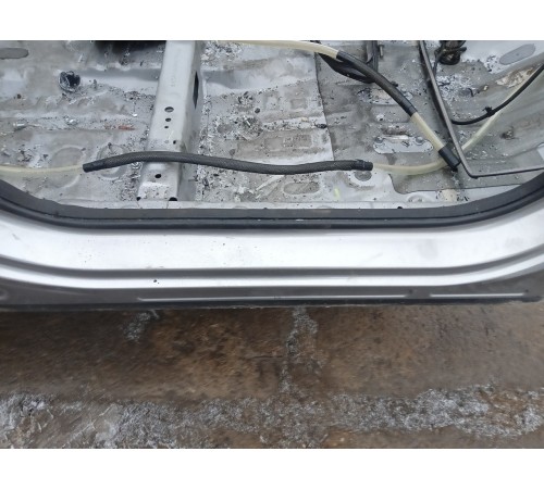 Порог со стойкой правый