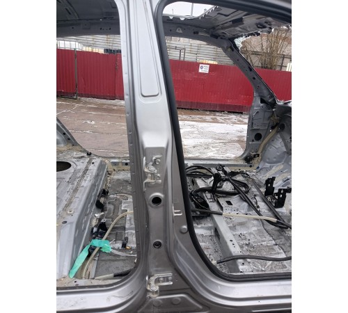 Порог со стойкой правый