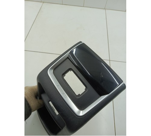 Накладка центральной консоли задняя