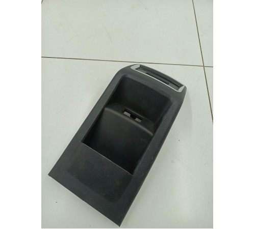 Накладка центральной консоли задняя