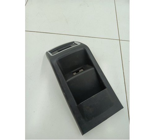 Накладка центральной консоли задняя