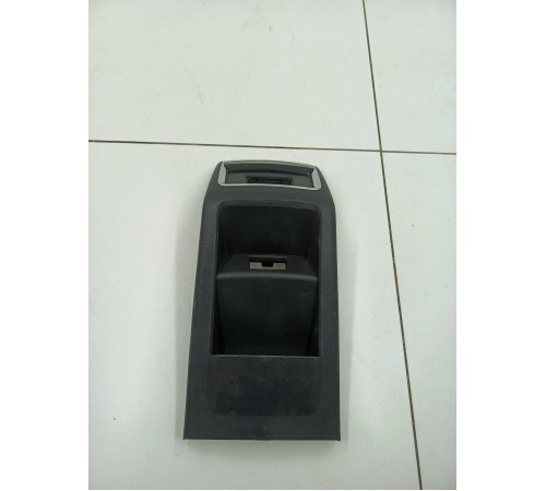 Накладка центральной консоли задняя