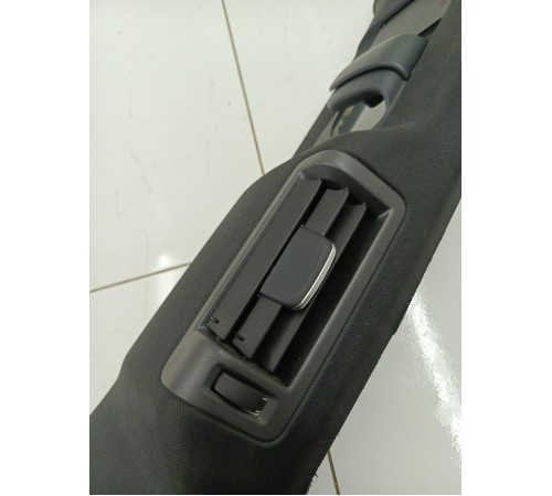 Обшивка центральной стойки правая верхняя