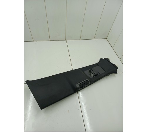 Обшивка центральной стойки правая верхняя