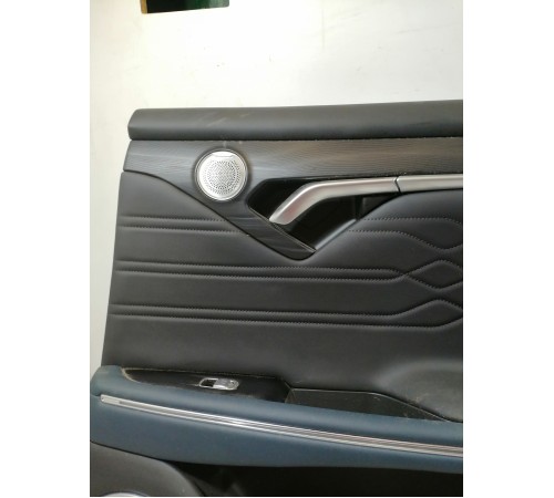 Обшивка двери задняя правая