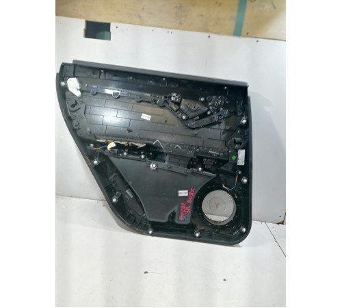 Обшивка двери задняя правая