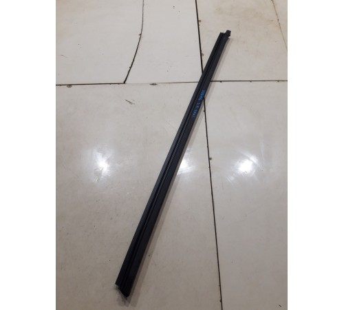 Уплотнитель стекла (задний правый внутренний)