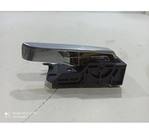 Ручка двери (задняя правая внутренняя)