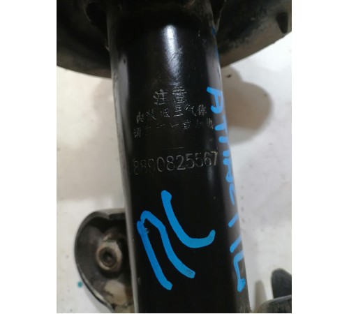 Амортизатор подвески передний левый в сборе