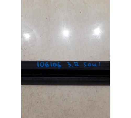 Уплотнитель стекла (задний правый внутренний)