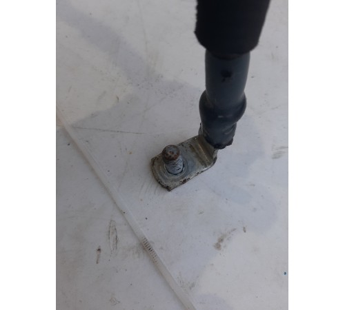 Клемма аккумулятора минусовая