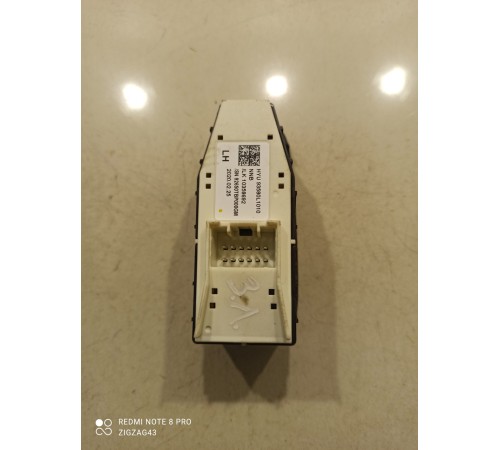 Блок кнопок двери(задняя левая)