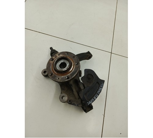 Кулак со ступицей передний правый