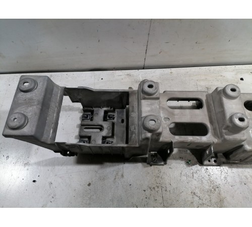 Кронштейн центральной консоли