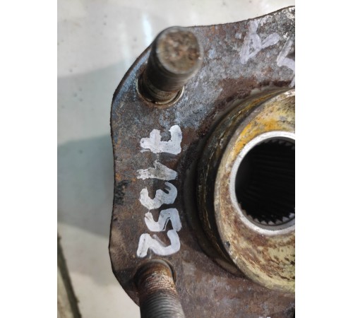 Ступица (передняя, левая)