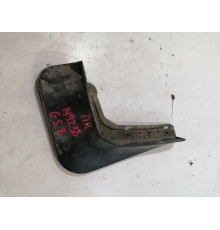 Брызговик передний правый